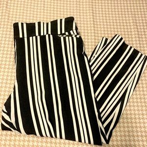 Cato Est 1946 black & white striped capri pants. Size 22W. Like new condition.
